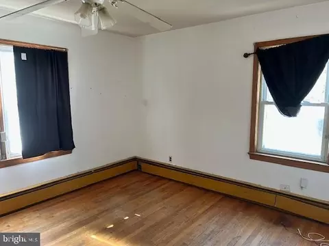 Bedroom - 7700 Brooklyn Bridge Rd, Laurel, MD 20707 photo 2 of 2