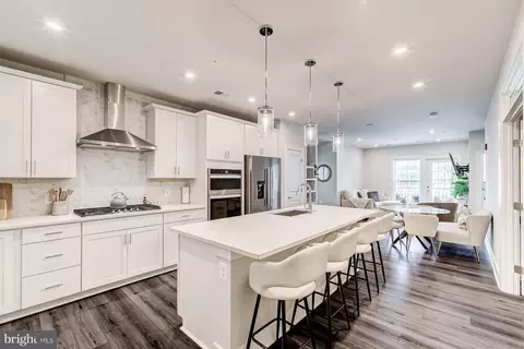 104 Saint Ives Pl #203, Oxon Hill, MD 20745
