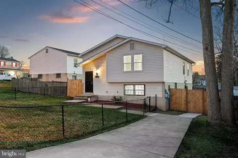 4915 Emo St, Capitol Heights, MD 20743