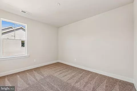 Bedroom - 12408 Lusbys Ln, Brandywine, MD 20613 photo 7 of 9