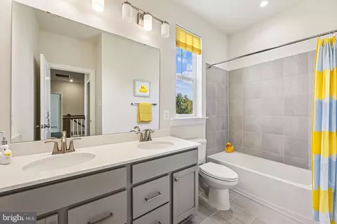 Bath - 12408 Lusbys Ln, Brandywine, MD 20613 photo 1 of 4