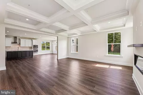 Living - 12408 Lusbys Ln, Brandywine, MD 20613 photo 4 of 5