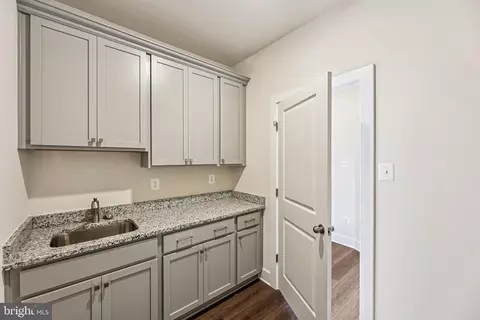 Entry Way - 12408 Lusbys Ln, Brandywine, MD 20613 photo 4 of 11
