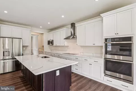 Kitchen - 12408 Lusbys Ln, Brandywine, MD 20613 photo 2 of 3