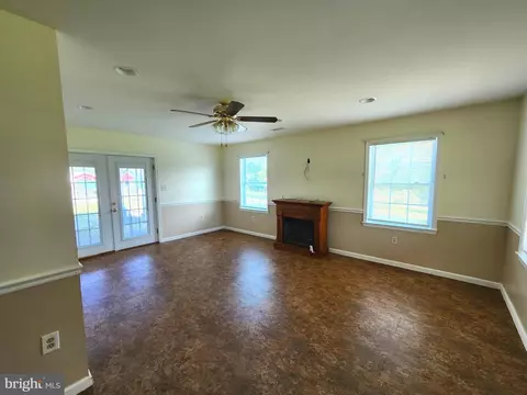 Living - 13605 Martin Rd, Brandywine, MD 20613 photo 7 of 8