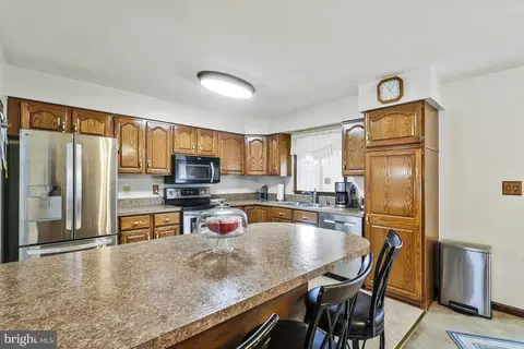 Kitchen - 13605 Martin Rd, Brandywine, MD 20613 photo 6 of 8