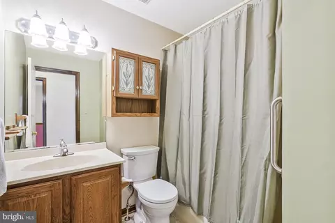 Bath - 13605 Martin Rd, Brandywine, MD 20613 photo 3 of 4