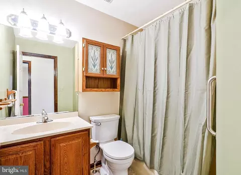 Bath - 13605 Martin Rd, Brandywine, MD 20613 photo 1 of 4