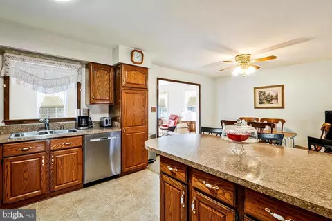 Kitchen - 13605 Martin Rd, Brandywine, MD 20613 photo 3 of 8