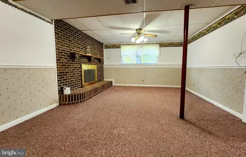Living - 13605 Martin Rd, Brandywine, MD 20613 photo 4 of 8
