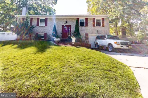9807 Dolby Ave, Glenn Dale, MD 20769