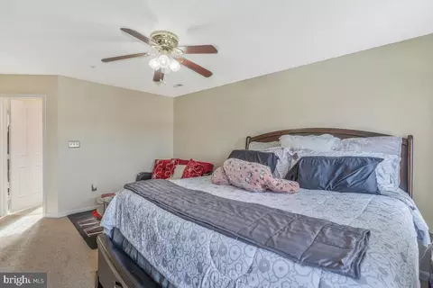 Bedroom - 6305 Stonefence Ct, Clinton, MD 20735 photo 2 of 9
