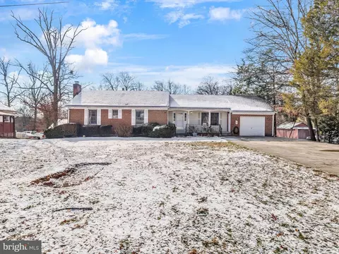 6711 3rd St, Riverdale, MD 20737