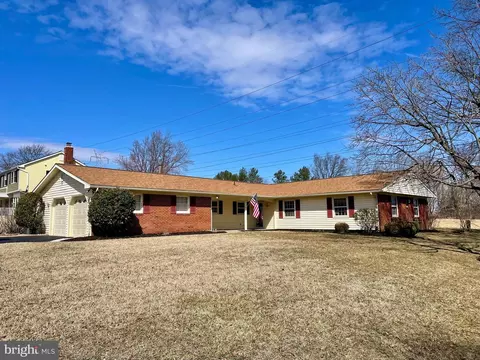12104 Mount Pleasant Dr, Laurel, MD 20708