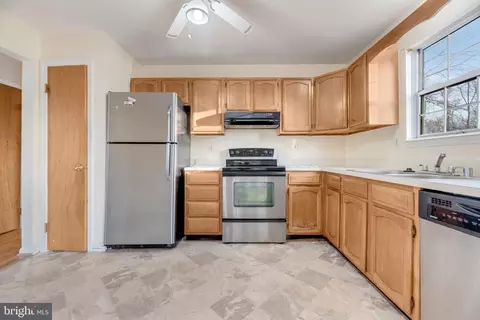 2014 Ritchie Rd, District Heights, MD 20747 photo 5