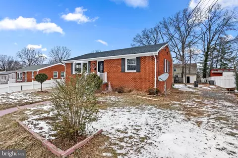 1302 Stratwood Ave, Oxon Hill, MD 20745