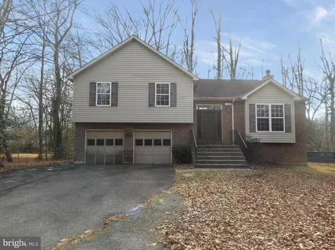 1200 Pine Ln, Accokeek, MD 20607
