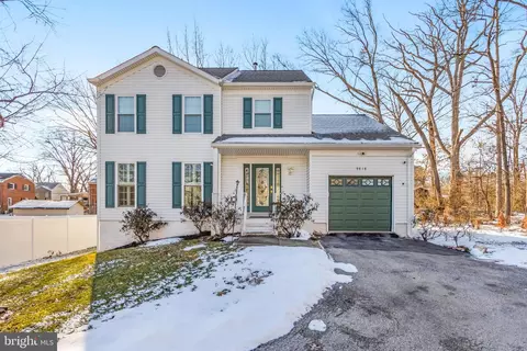9818 Woodberry St, Lanham, MD 20706