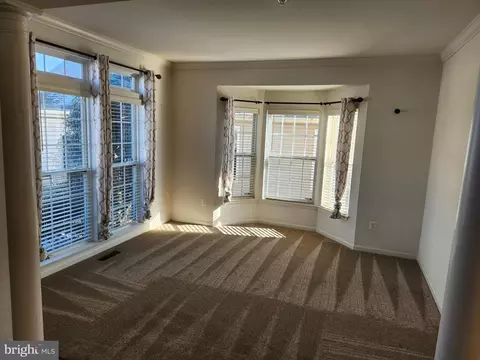 Living - 13231 Hampton Farm Ln, Brandywine, MD 20613 photo 2 of 7