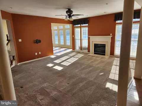 Living - 13231 Hampton Farm Ln, Brandywine, MD 20613 photo 3 of 7