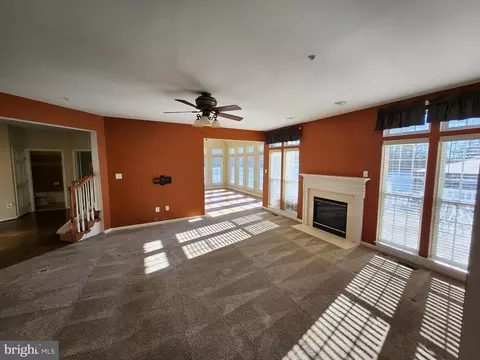 Living - 13231 Hampton Farm Ln, Brandywine, MD 20613 photo 5 of 7