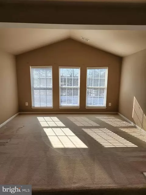 Living - 13231 Hampton Farm Ln, Brandywine, MD 20613 photo 6 of 7
