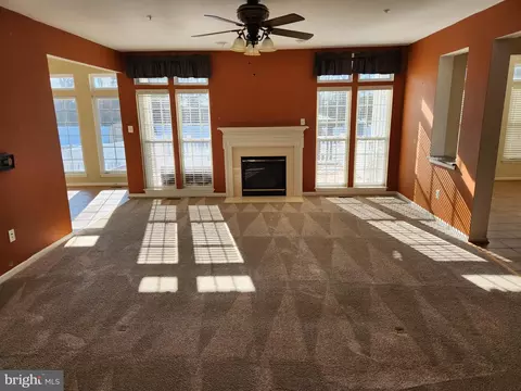 Living - 13231 Hampton Farm Ln, Brandywine, MD 20613 photo 4 of 7