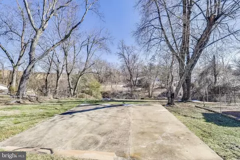 Exterior - 7013 Kepner Ct, Lanham, MD 20706 photo 5 of 7