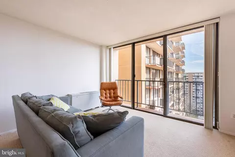 6100 Westchester Park Dr #1408, College Park, MD 20740