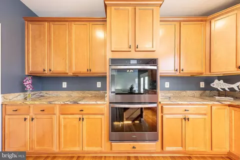 Kitchen - 2708 Pumpkin St, Clinton, MD 20735 photo 2 of 3