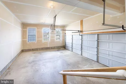 Entry Way - 2708 Pumpkin St, Clinton, MD 20735 photo 16 of 16