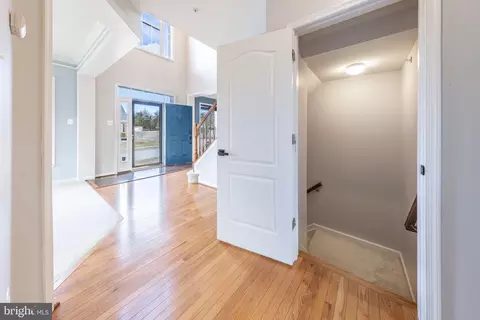 Entry Way - 2708 Pumpkin St, Clinton, MD 20735 photo 7 of 16