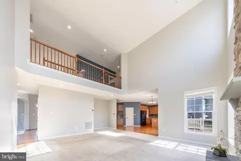 Living - 2708 Pumpkin St, Clinton, MD 20735 photo 6 of 6