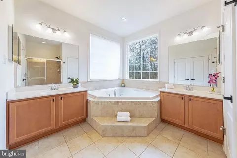 Bath - 2708 Pumpkin St, Clinton, MD 20735 photo 1 of 5