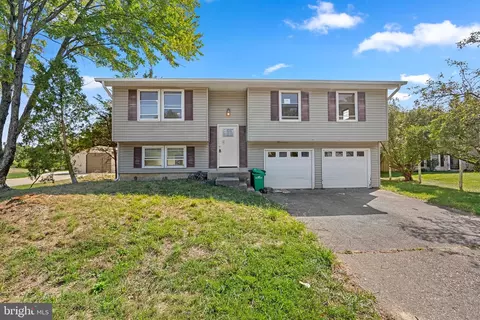 10302 Duke Of Wellington Ct, Marlboro, MD 20772