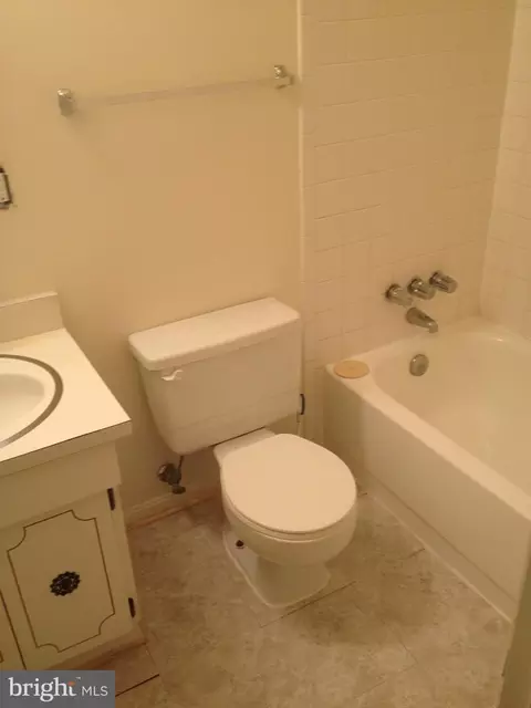 Bath - 7669 E Arbory Ct #236, Laurel, MD 20707 photo 3 of 3