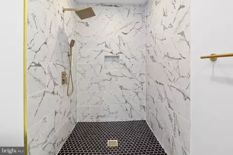 Bath - 9125 Fowler Ln, Lanham, MD 20706 photo 6 of 10