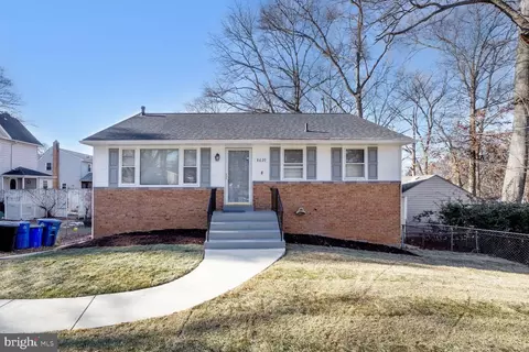 8620 Cunningham Dr, Berwyn Heights, MD 20740