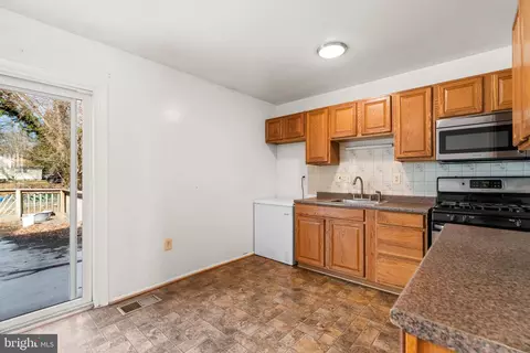 16902 Dery Ct, Marlboro, MD 20772 photo 8