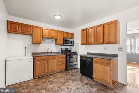 16902 Dery Ct, Marlboro, MD 20772 photo 10