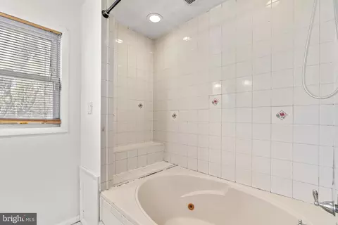 16902 Dery Ct, Marlboro, MD 20772 photo 17
