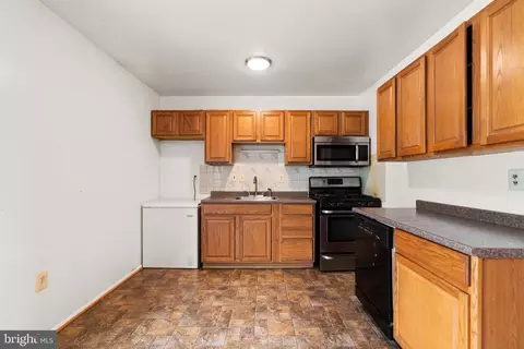 16902 Dery Ct, Marlboro, MD 20772 photo 9