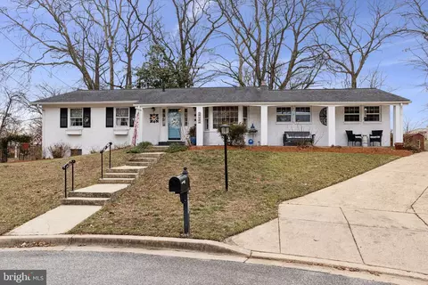 9715 Underwood Dr, Fort Washington, MD 20744