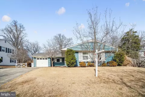 12618 Knowledge Ln, Bowie, MD 20715