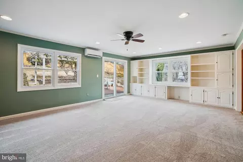 Living - 12618 Knowledge Ln, Bowie, MD 20715 photo 9 of 11