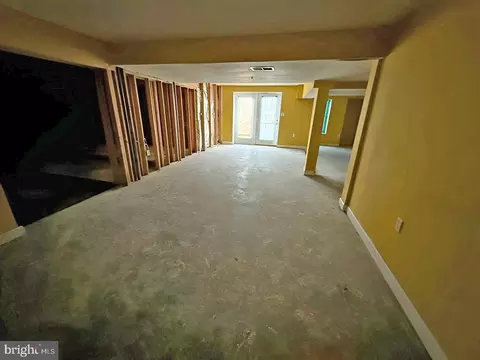Living - 2103 Parkside Dr, Bowie, MD 20721 photo 2 of 4
