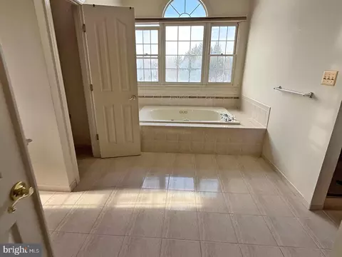 Bath - 2103 Parkside Dr, Bowie, MD 20721 photo 1 of 1