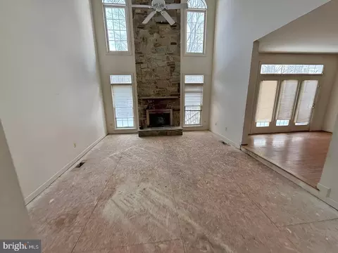 Living - 2103 Parkside Dr, Bowie, MD 20721 photo 1 of 4