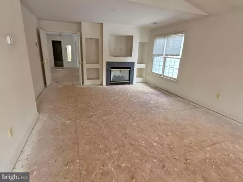 Living - 2103 Parkside Dr, Bowie, MD 20721 photo 4 of 4