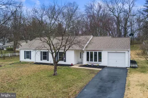 1019 Butterworth Ln, Marlboro, MD 20774